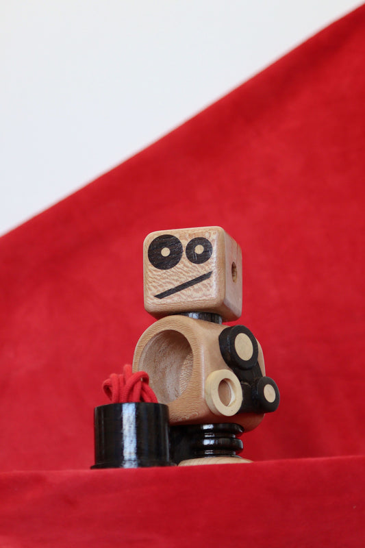 Little Escape Robot - Close-up Size