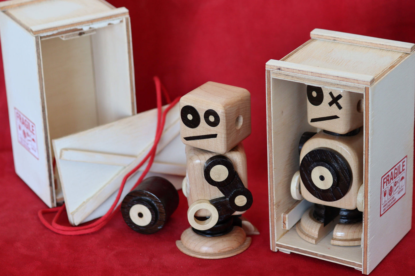 Little Escape Robot - Close-up Size